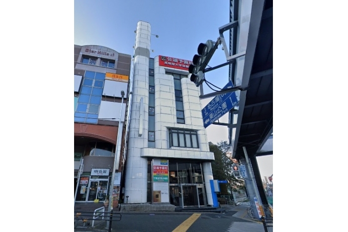 星ヶ丘パークビル　B1階　【担当：長】